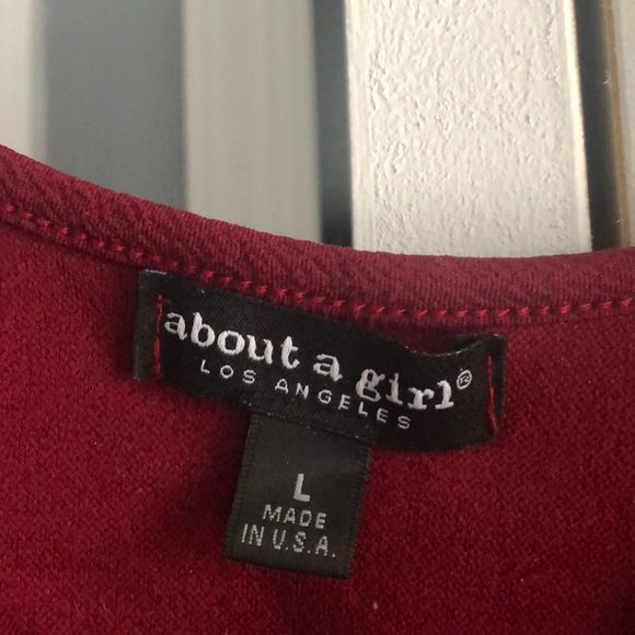 Red crop top - Picture 3 of 3